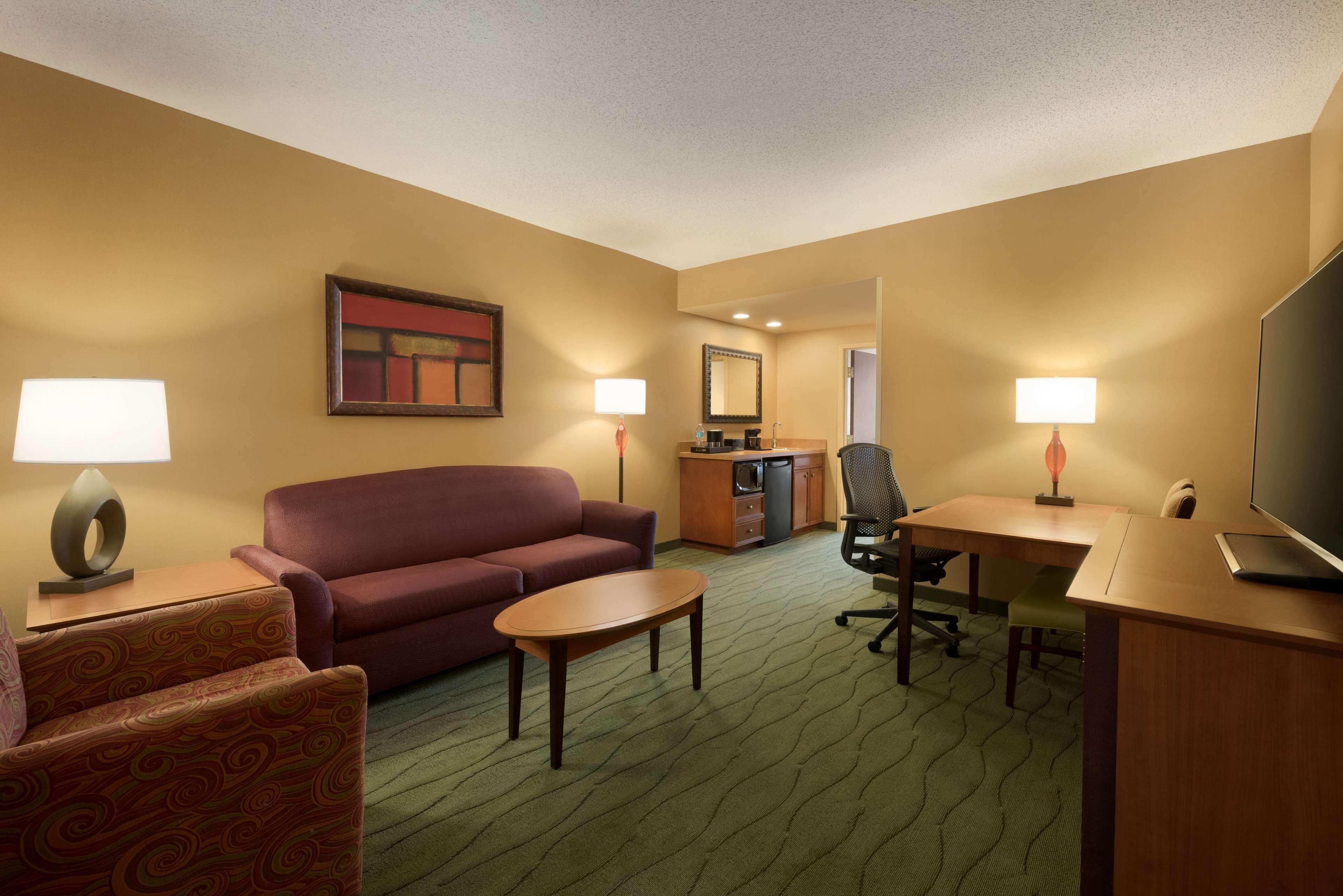 Embassy Suites East Peoria Hotel And Riverfront Conference Center Exterior foto