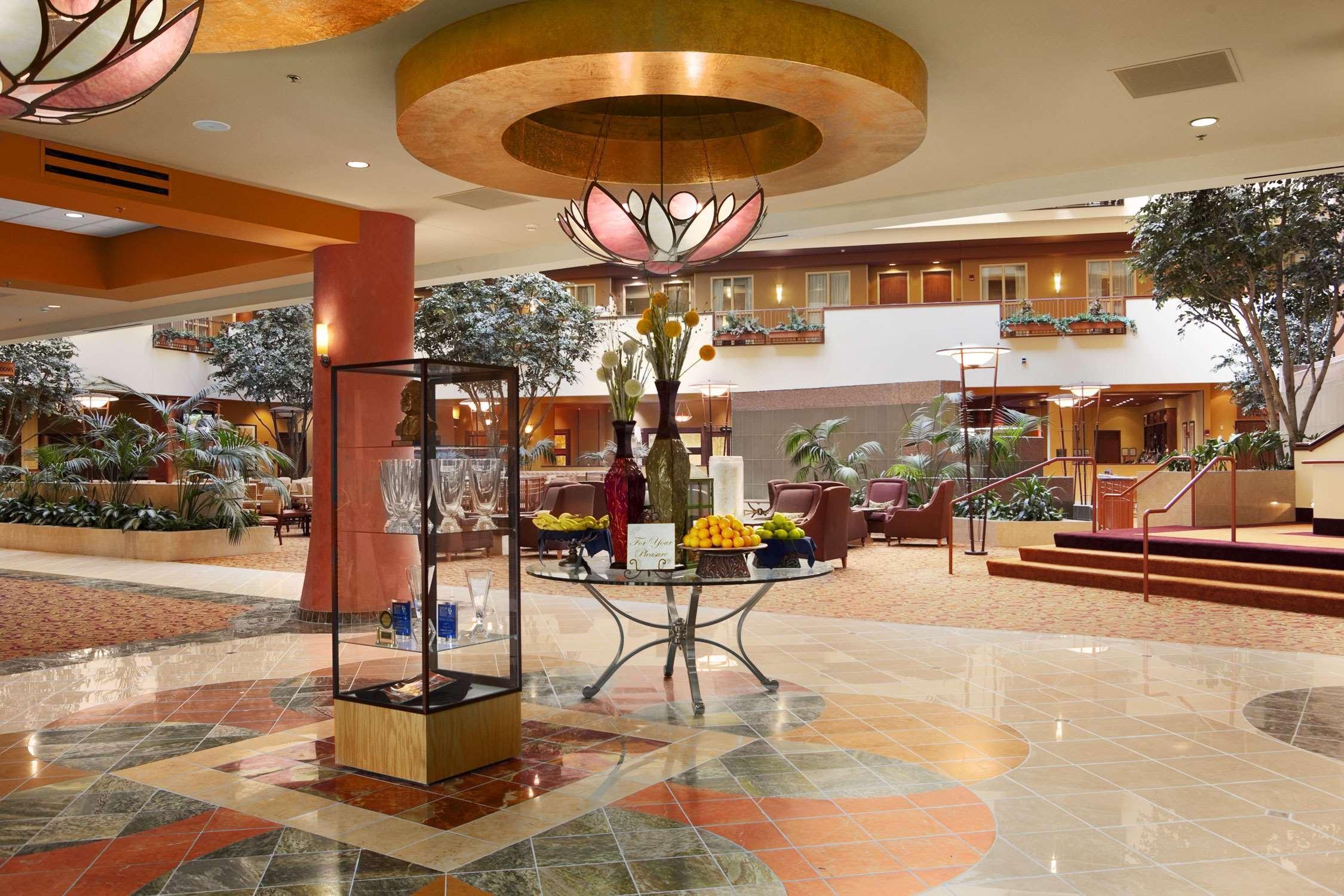 Embassy Suites East Peoria Hotel And Riverfront Conference Center Interior foto