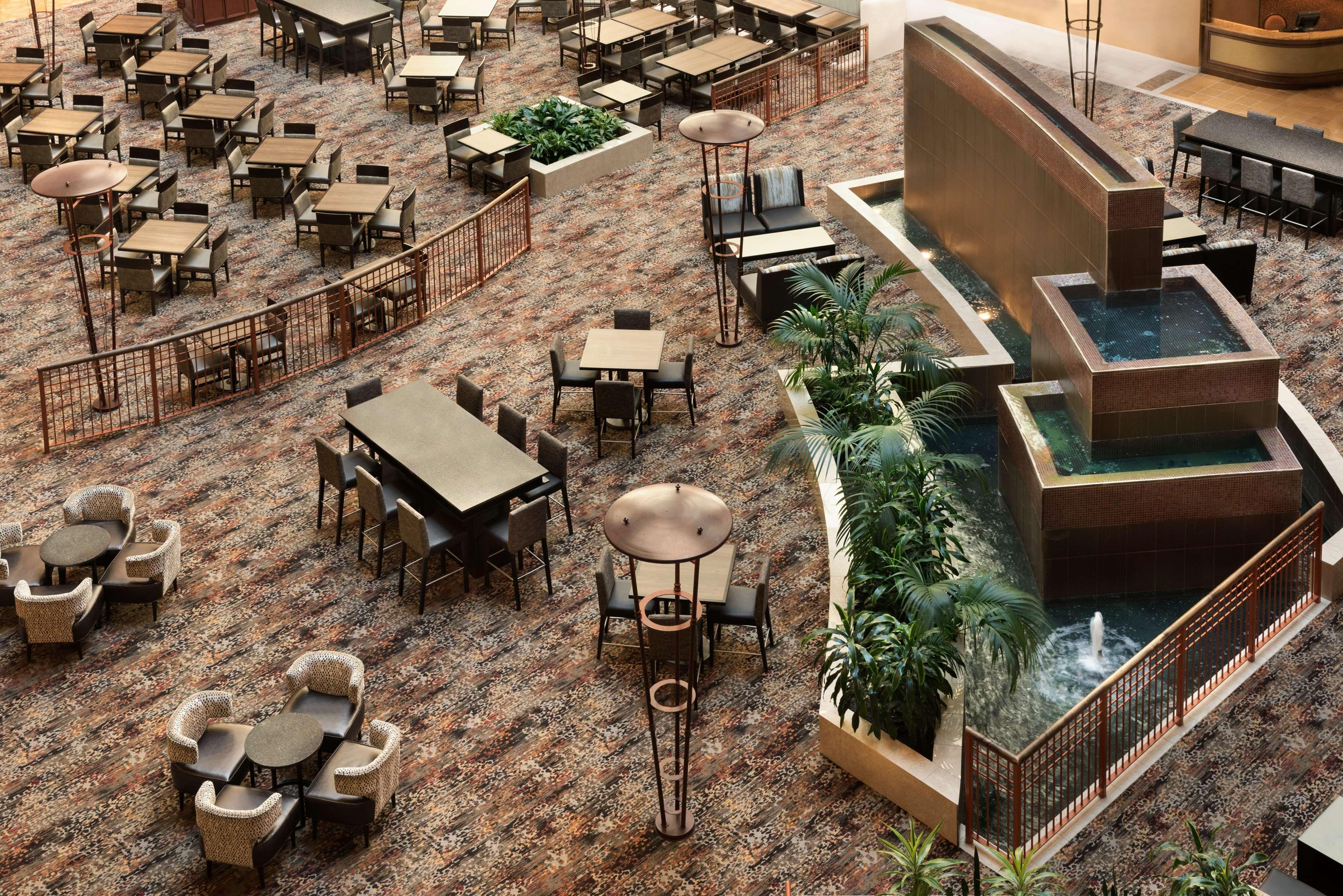 Embassy Suites East Peoria Hotel And Riverfront Conference Center Exterior foto