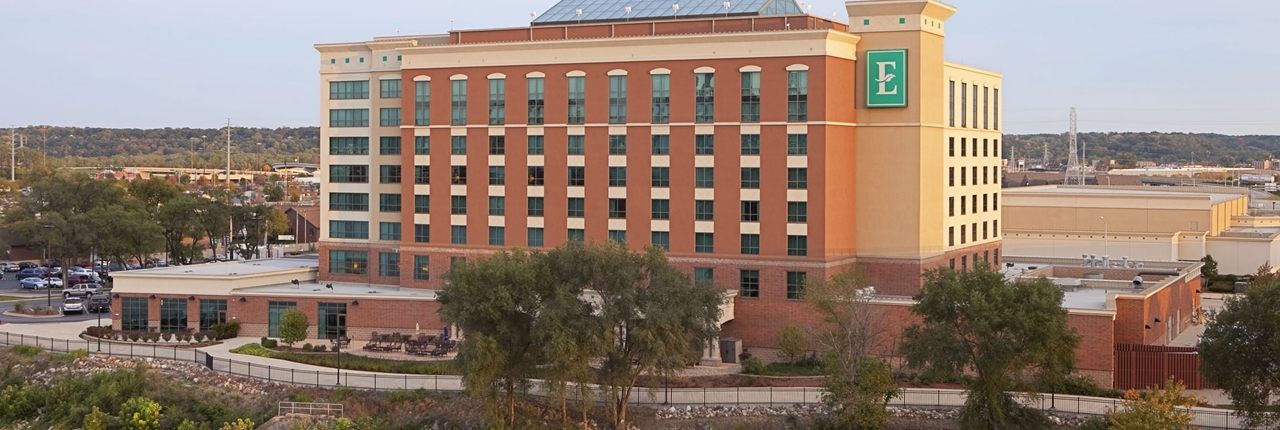 Embassy Suites East Peoria Hotel And Riverfront Conference Center Exterior foto